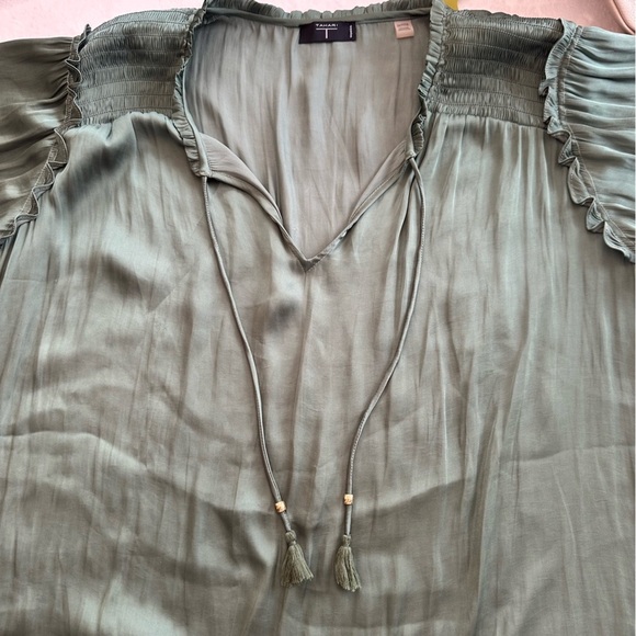 T Tahari Plus Size Green Top - Picture 10 of 10